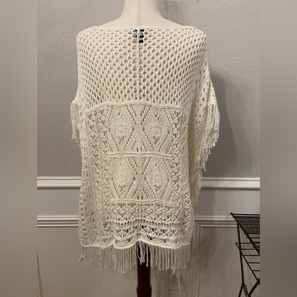 H&M Ivory Crochet Fringe Deep V-Neck Poncho Coverup Size Medium/Large - Picture 5 of 9